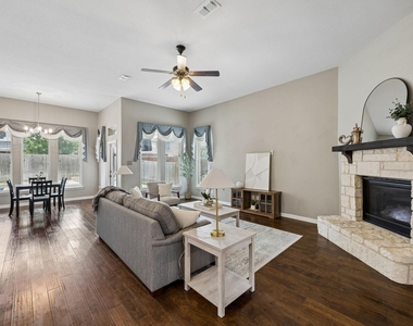 908 Mist Flower Drive - Photo Thumbnail 9