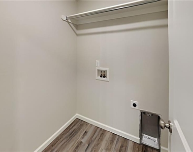 489 Hardesty Drive - Photo Thumbnail 17