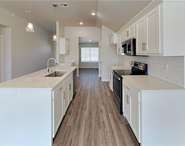 489 Hardesty Drive - Photo Thumbnail 6