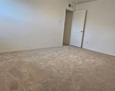 9205 Grackle Place - Photo Thumbnail 12