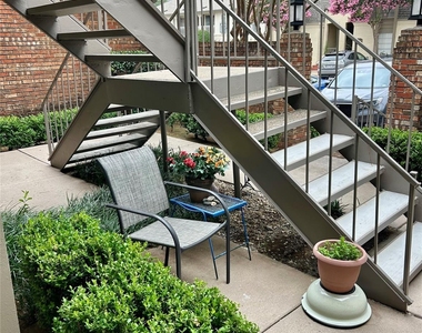 15922 Stillwood Street - Photo Thumbnail 2