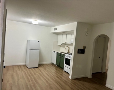 15922 Stillwood Street - Photo Thumbnail 7