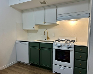 15922 Stillwood Street - Photo Thumbnail 9
