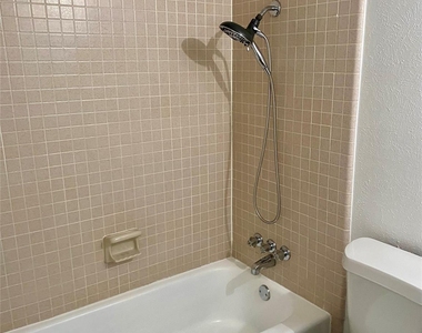 15922 Stillwood Street - Photo Thumbnail 10