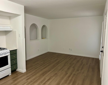 15922 Stillwood Street - Photo Thumbnail 4