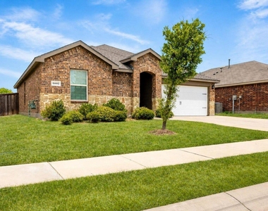 3002 Shetland Street - Photo Thumbnail 2