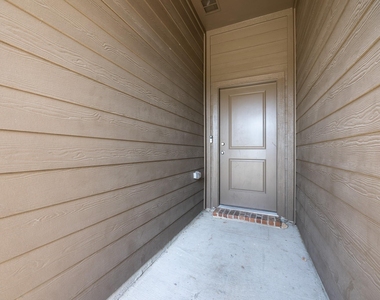 3002 Shetland Street - Photo Thumbnail 3