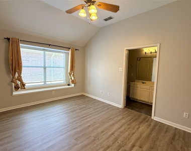 9120 Newport Lane - Photo Thumbnail 10