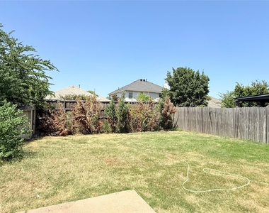 9120 Newport Lane - Photo Thumbnail 14