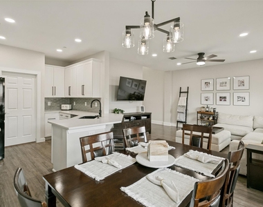 4603 Penelope Lane - Photo Thumbnail 9