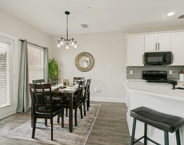4603 Penelope Lane - Photo Thumbnail 7