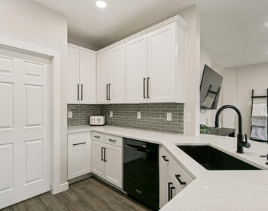 4603 Penelope Lane - Photo Thumbnail 5