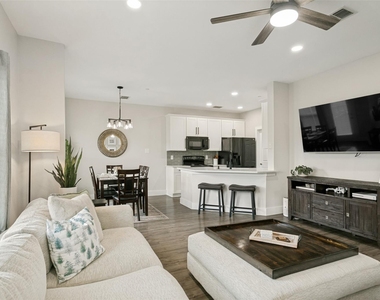 4603 Penelope Lane - Photo Thumbnail 2