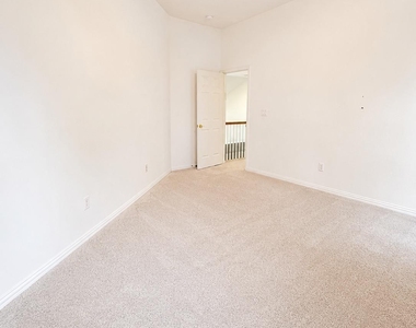 18283 Meandering Way - Photo Thumbnail 14