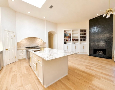 18283 Meandering Way - Photo Thumbnail 5