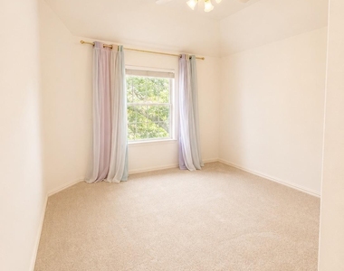 18283 Meandering Way - Photo Thumbnail 13