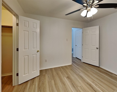 2729 Mountain Lion Drive - Photo Thumbnail 12