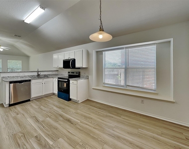 2729 Mountain Lion Drive - Photo Thumbnail 4