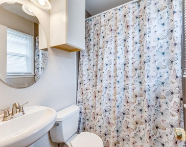 508 Crandle Drive - Photo Thumbnail 8