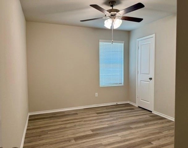 2716 Flowers Drive - Photo Thumbnail 14