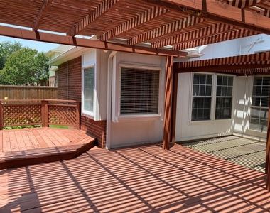 2212 Heatherton Place - Photo Thumbnail 31