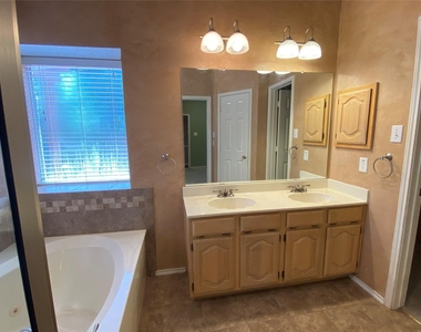 2212 Heatherton Place - Photo Thumbnail 23