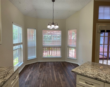 2212 Heatherton Place - Photo Thumbnail 6