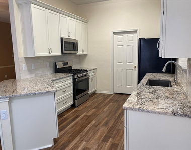 2212 Heatherton Place - Photo Thumbnail 14