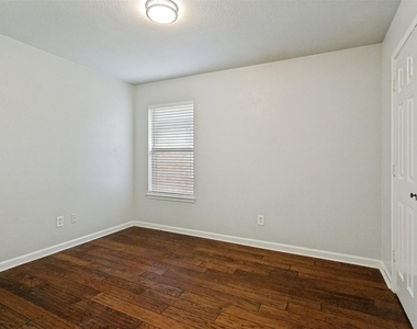 429 Angler Drive - Photo Thumbnail 6