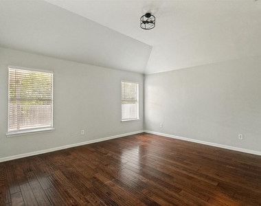 429 Angler Drive - Photo Thumbnail 10