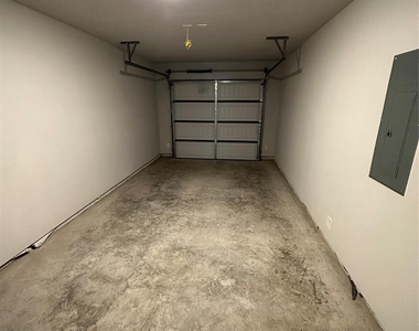 1702 E Powell Avenue - Photo Thumbnail 8