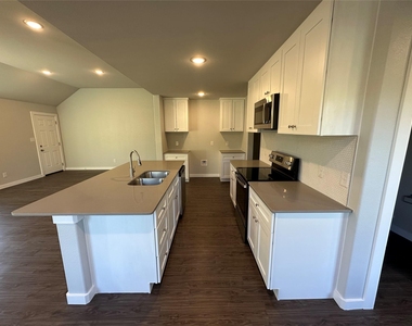 1702 E Powell Avenue - Photo Thumbnail 6