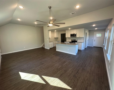 1702 E Powell Avenue - Photo Thumbnail 2