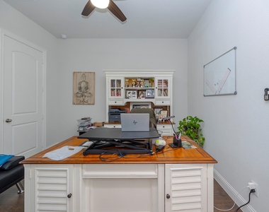 10081 Oxbow Avenue - Photo Thumbnail 6