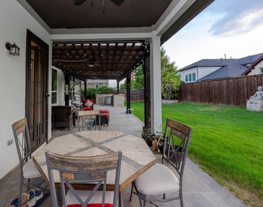 10081 Oxbow Avenue - Photo Thumbnail 21