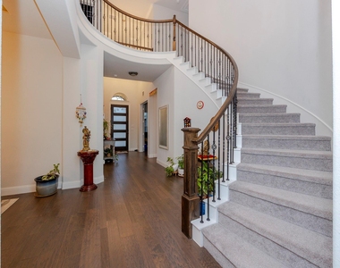 10081 Oxbow Avenue - Photo Thumbnail 14
