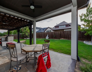 10081 Oxbow Avenue - Photo Thumbnail 7