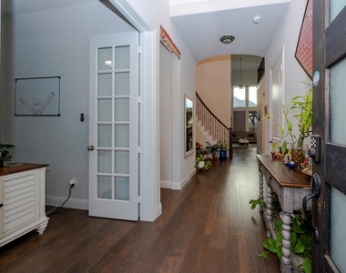 10081 Oxbow Avenue - Photo Thumbnail 3