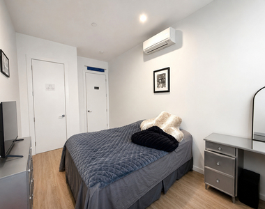 3208 Glenwood Road - Photo Thumbnail 6