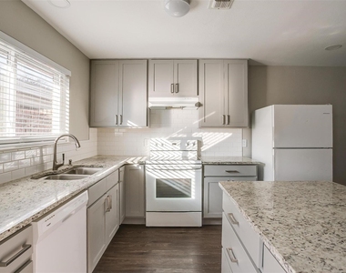 4409 Altamesa Boulevard - Photo Thumbnail 11
