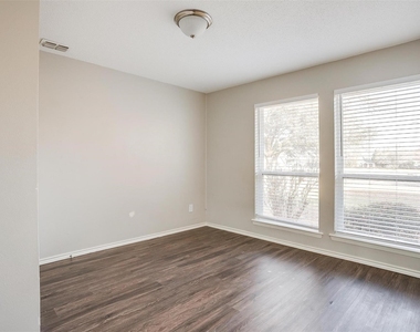 4409 Altamesa Boulevard - Photo Thumbnail 12
