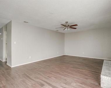 4409 Altamesa Boulevard - Photo Thumbnail 8