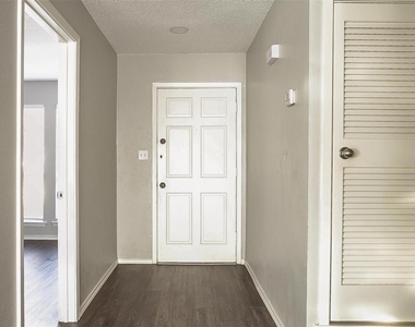 4409 Altamesa Boulevard - Photo Thumbnail 3