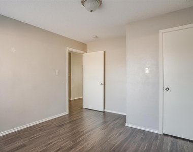 4409 Altamesa Boulevard - Photo Thumbnail 13