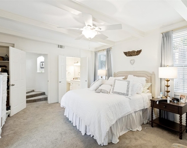 4017 Beechwood Lane - Photo Thumbnail 8