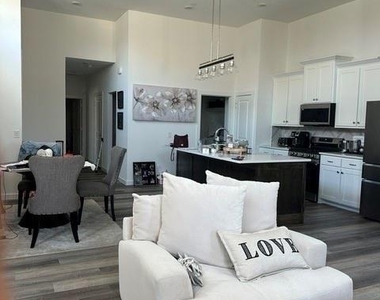 2621 Chablis Drive - Photo Thumbnail 3