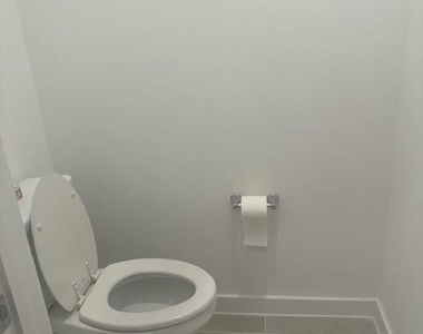 2621 Chablis Drive - Photo Thumbnail 15