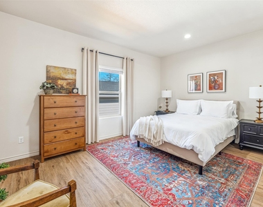 1111 W Vanderbilt - Photo Thumbnail 17