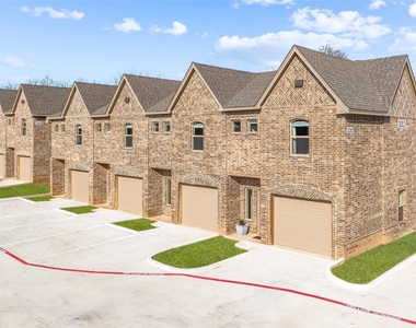 1111 W Vanderbilt - Photo Thumbnail 25