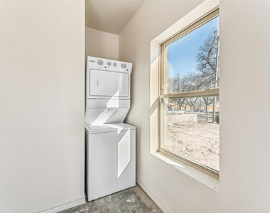 1111 W Vanderbilt - Photo Thumbnail 22
